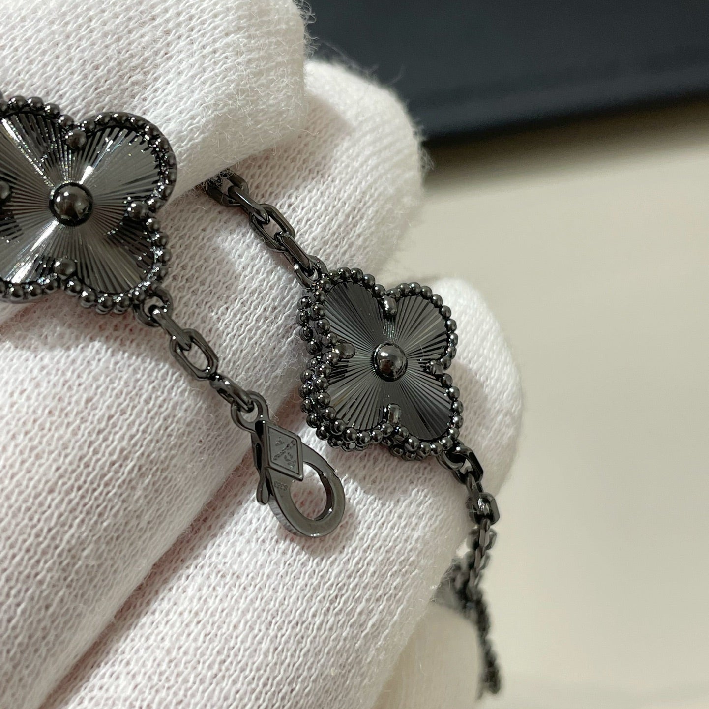 [Clover Jewelrys]CLOVER 5 MOTIF BLACK BRACELET