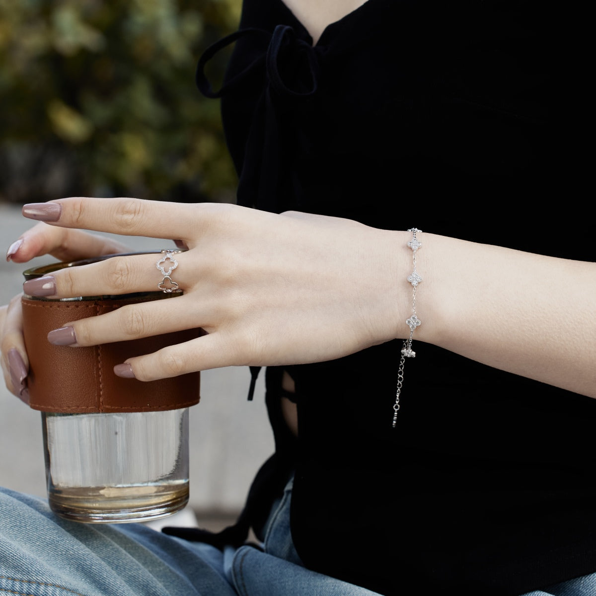 [Clover Jewelrys]Four-Leaf Clover Hollow Butterfly Bracelet