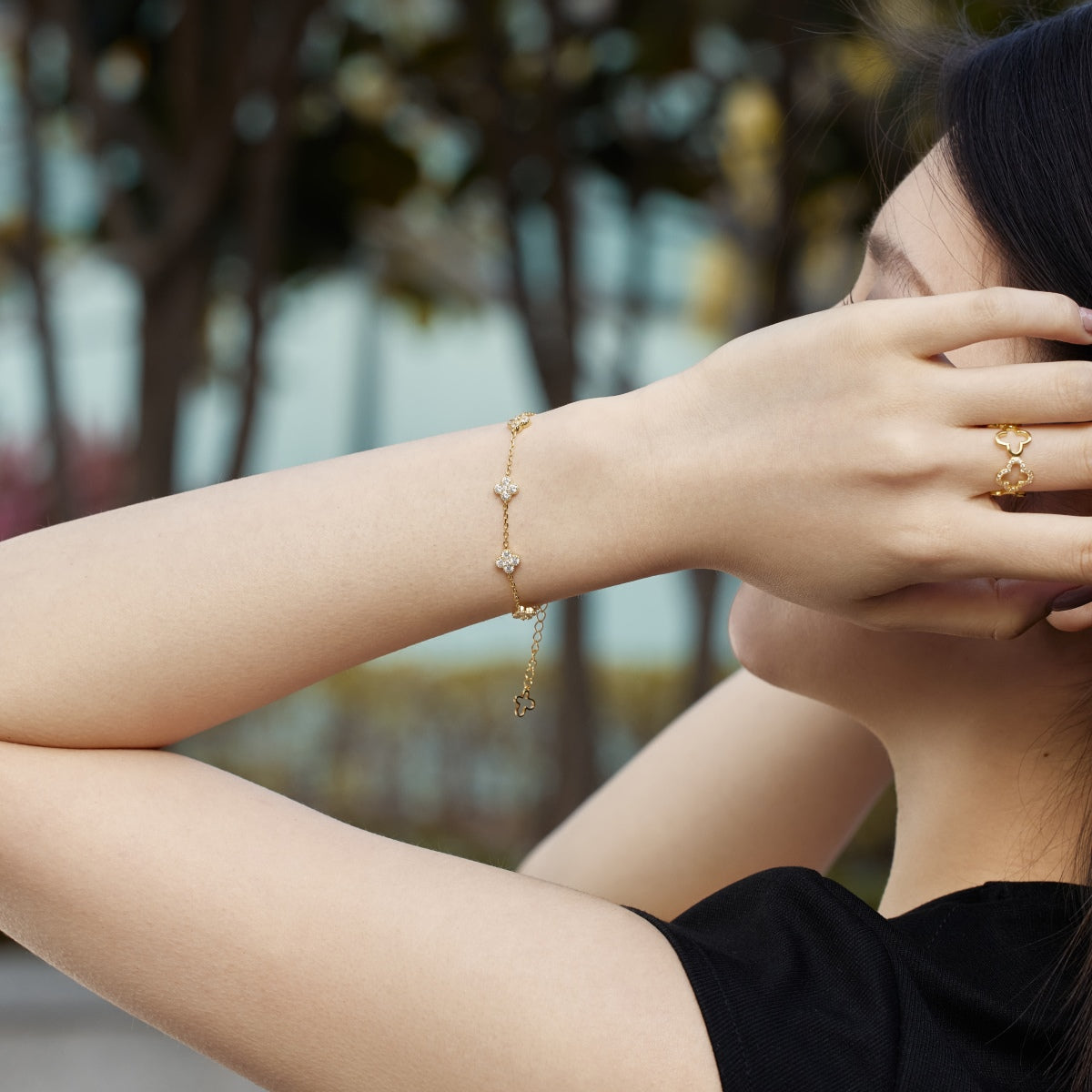 [Clover Jewelrys]Four-Leaf Clover Hollow Butterfly Bracelet