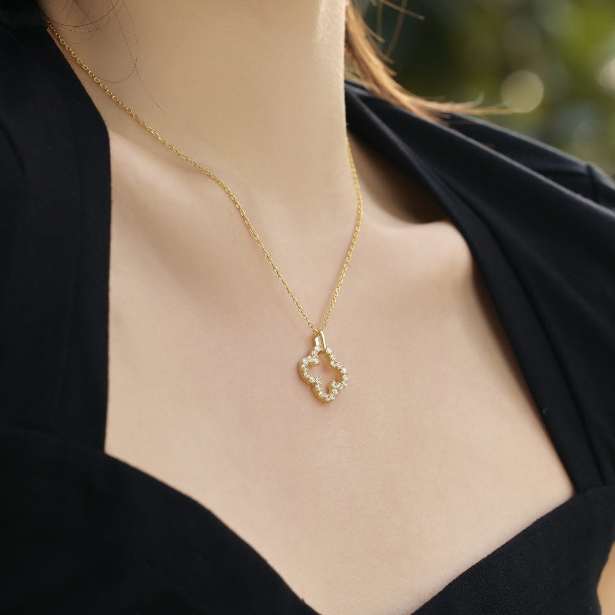 [Clover Jewelrys]Four-Leaf Clover Hollow Design Exquisite Necklace