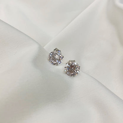 [Clover Jewelrys]Stylish Shiny Round Center Stone Stud Earrings