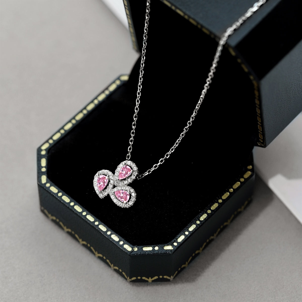 [Clover Jewelrys]Elegant Flower Shape Pear Cut Necklace