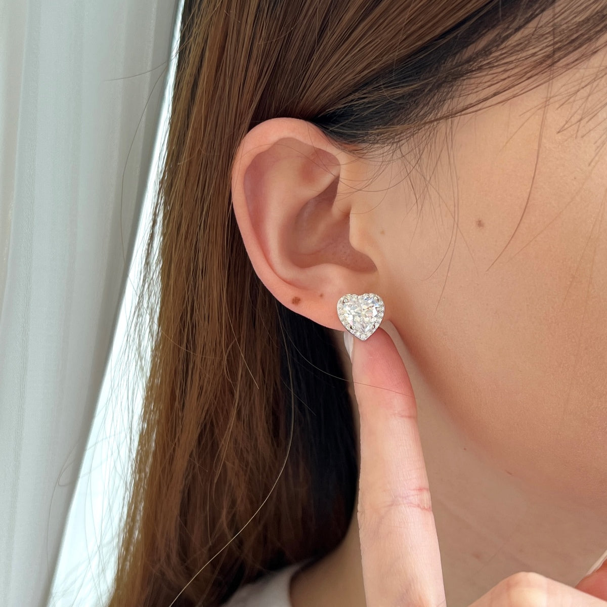 [Clover Jewelrys]Sparkling Heart Shape Lover Earrings