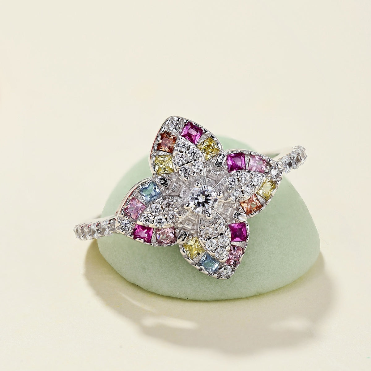 [Clover Jewelrys]Luxurious Colorful Flower Shape Banquet Ring