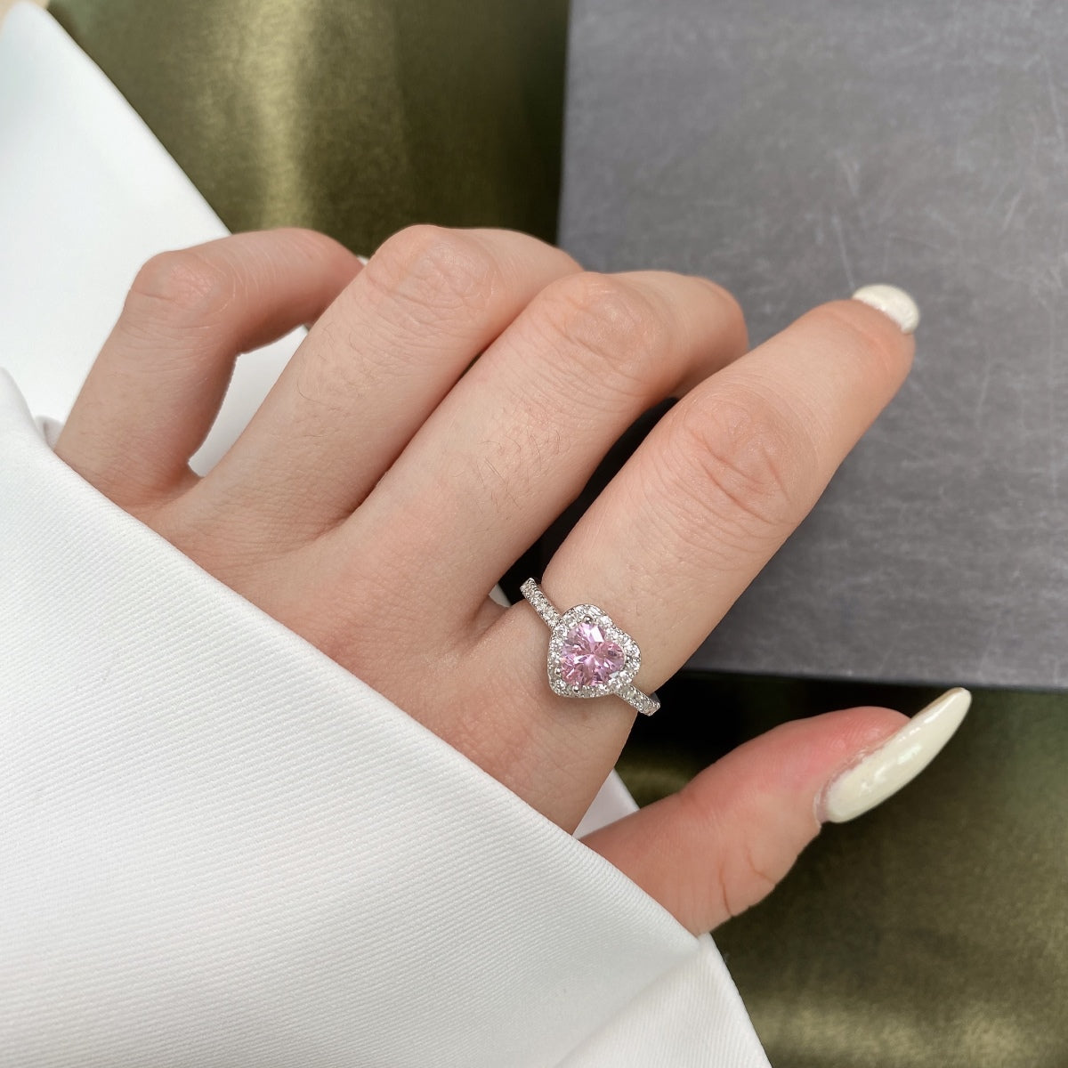 [Clover Jewelrys]Eternity Splashy Romantic Heart Shape Lover Ring