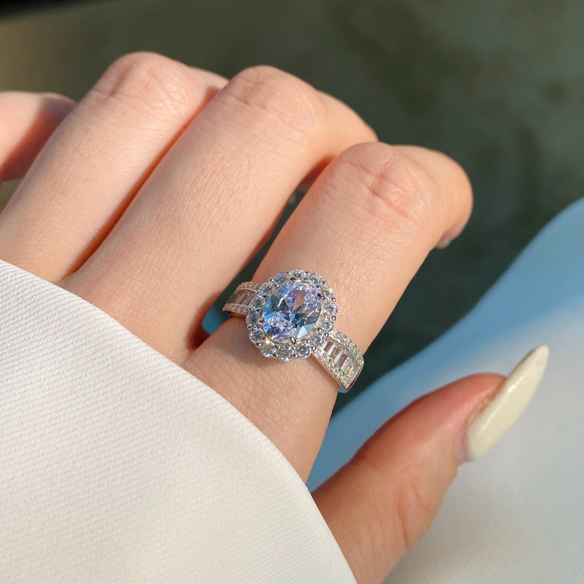 [Clover Jewelrys]1.5 Carat Dazzling Charming Oval Cut Banquet Ring