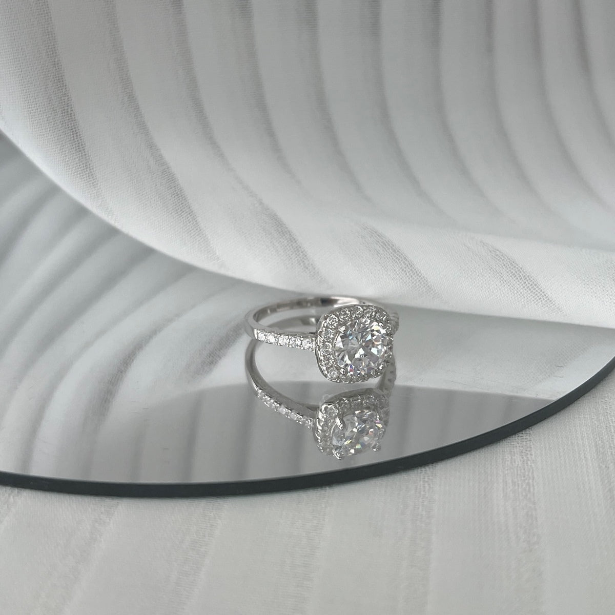 [Clover Jewelrys]Dazzling Resplendent Round Cut Wedding Ring