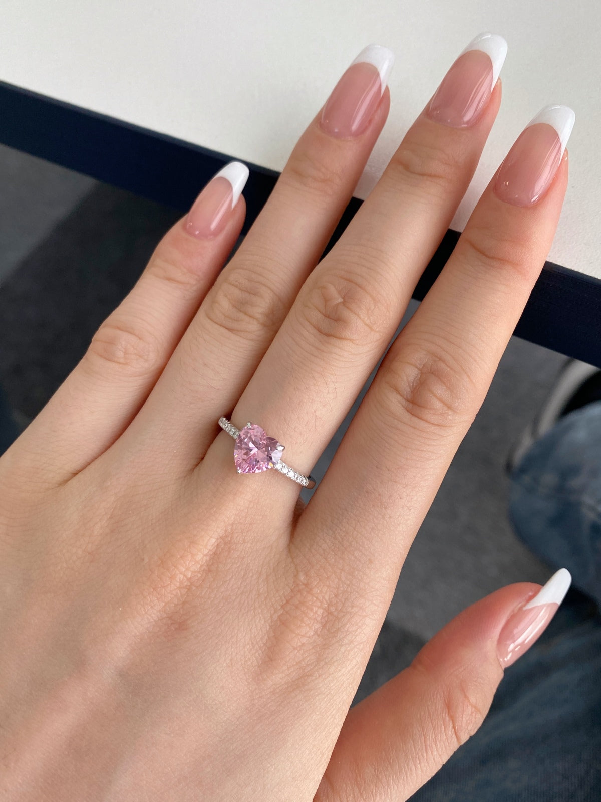 [Clover Jewelrys]2.0 Carat Dazzling Lustrous Heart Cut Lover Ring