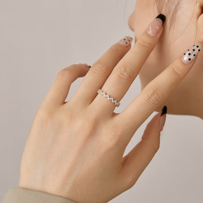 [Clover Jewelrys]Delicate Enchanting Wave Shape Daily Ring