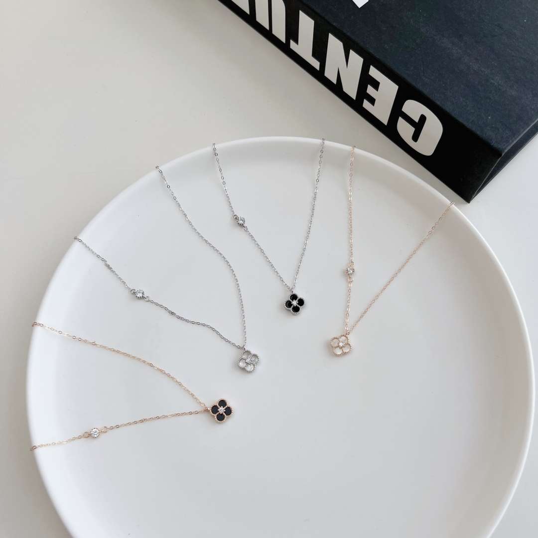 [Clover Jewelrys]Delicate Flower Shape Necklace