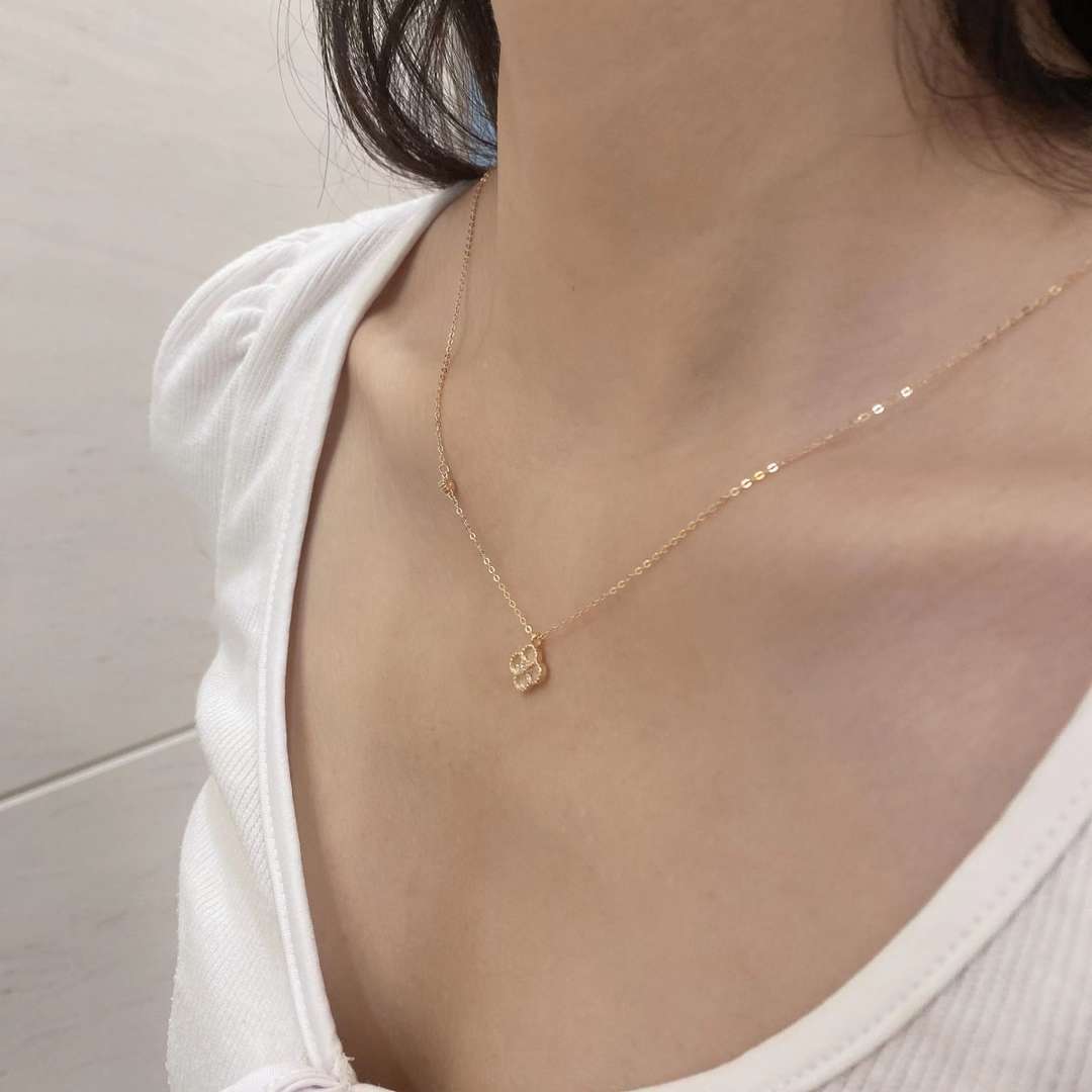 [Clover Jewelrys]Delicate Flower Shape Necklace