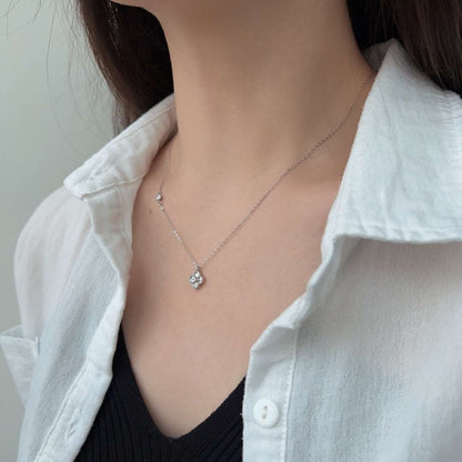 [Clover Jewelrys]Delicate Flower Shape Necklace