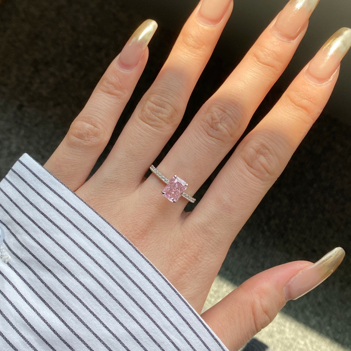 [Clover Jewelrys]2.0 Carat Dazzling Sparkling Radiant Cut Party Ring