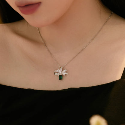 [Clover Jewelrys]Luxurious Flower Shape Emerald Cut Necklace