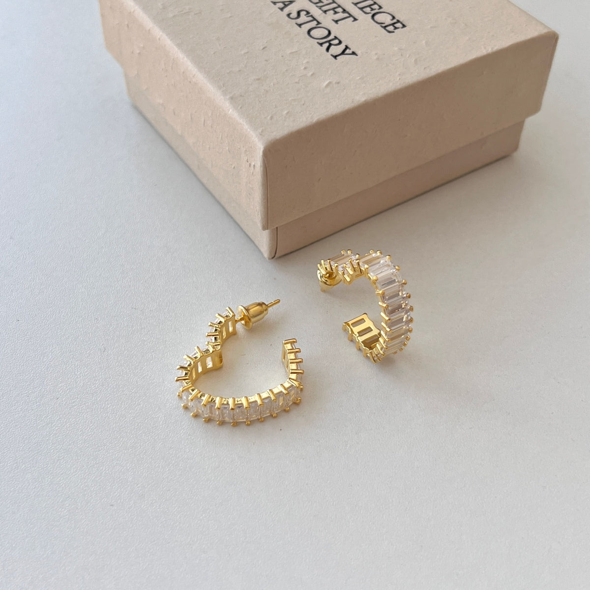 [Clover Jewelrys]Radiant Heart Cutout Earrings