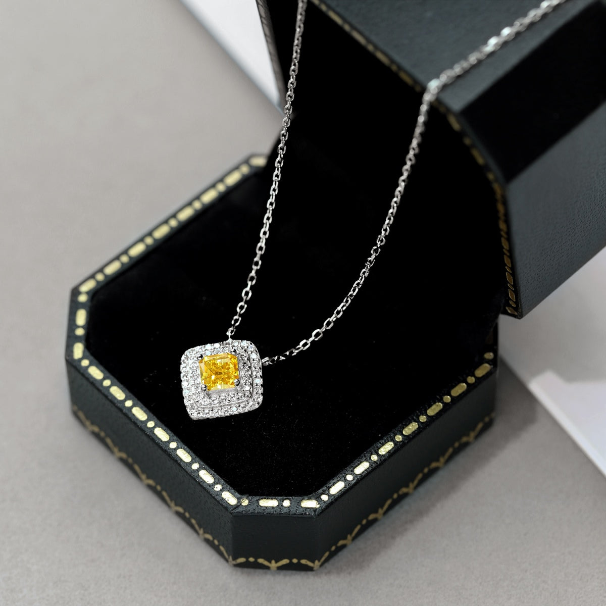 [Clover Jewelrys]Sparkling Asscher Cut Necklace