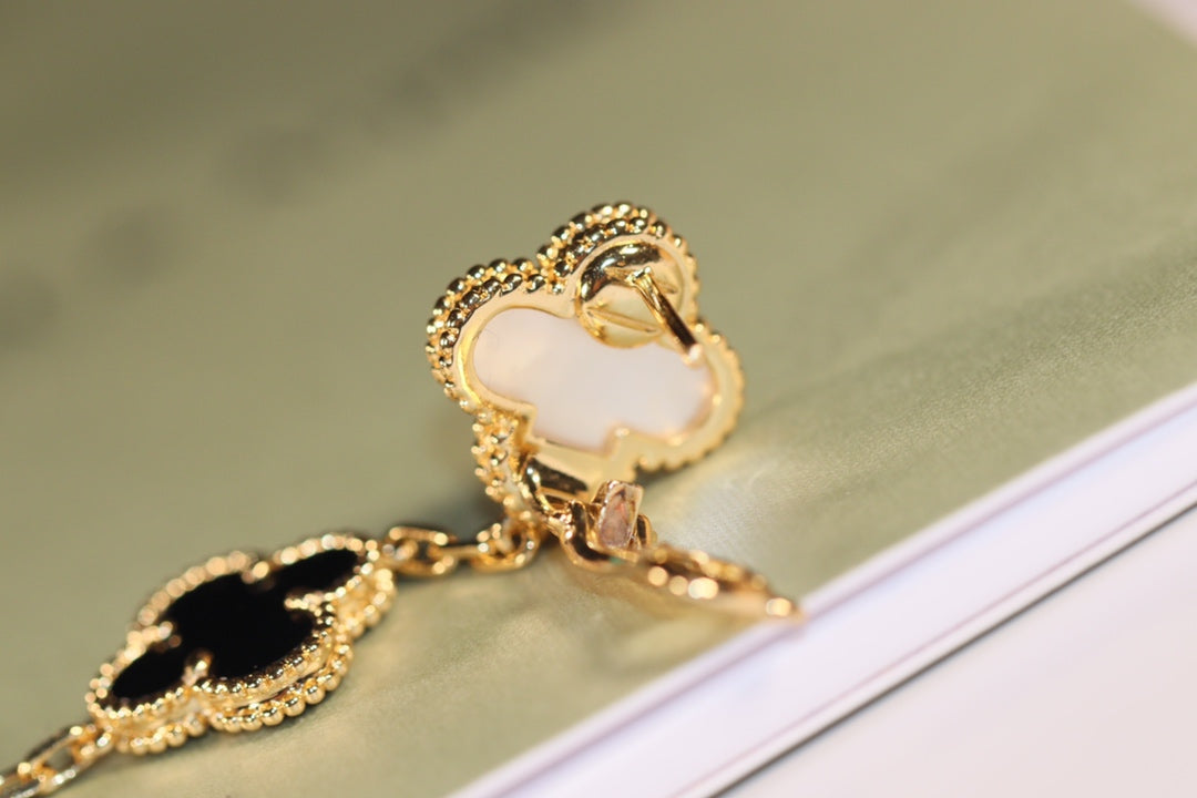 [Clover Jewelrys]CLOVER EARRINGS GOLD ONYX MOP 3 MOTIF