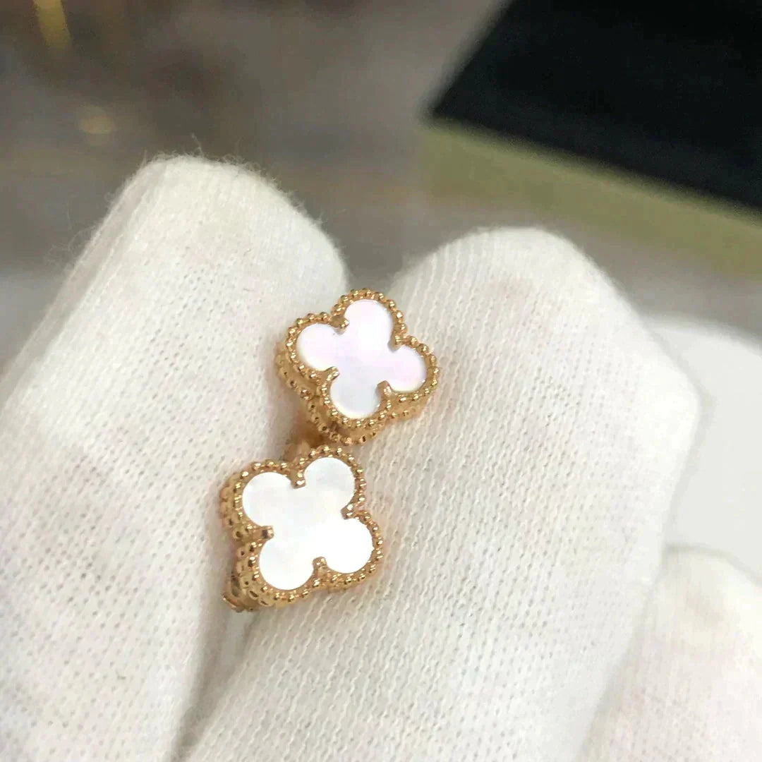 [Clover Jewelrys]CLOVER MINI 9.5MM WHITE MOP EARRINGS