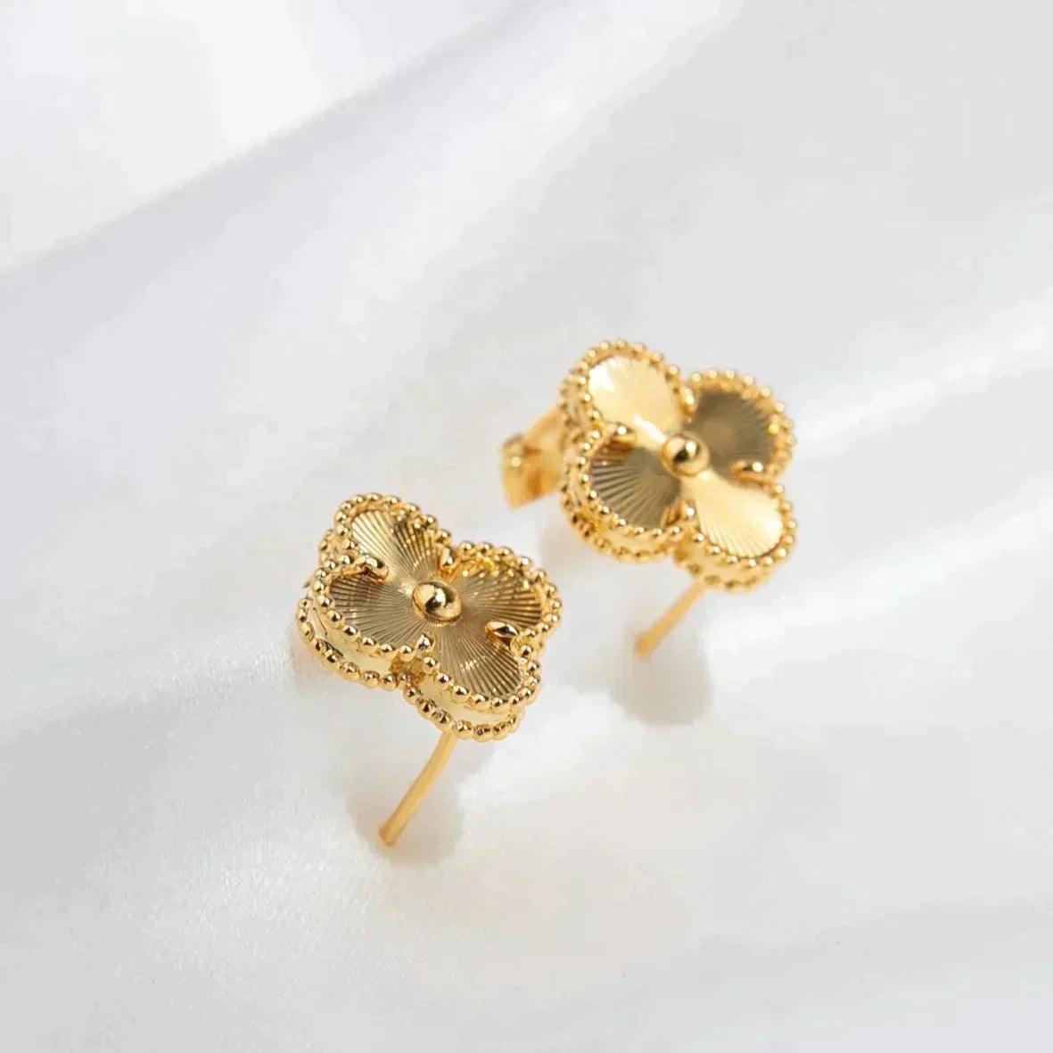 [Clover Jewelrys]CLOVER MEDIUM 1 MOTIFS LASER EARRINGS