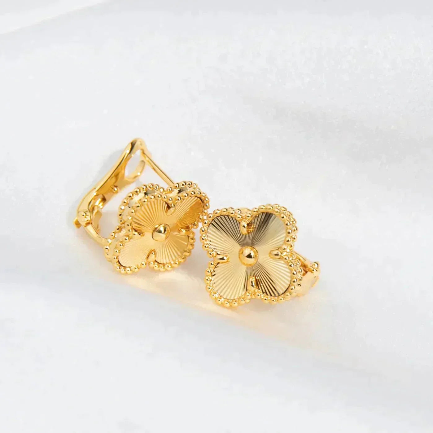 [Clover Jewelrys]CLOVER MEDIUM 1 MOTIFS LASER EARRINGS