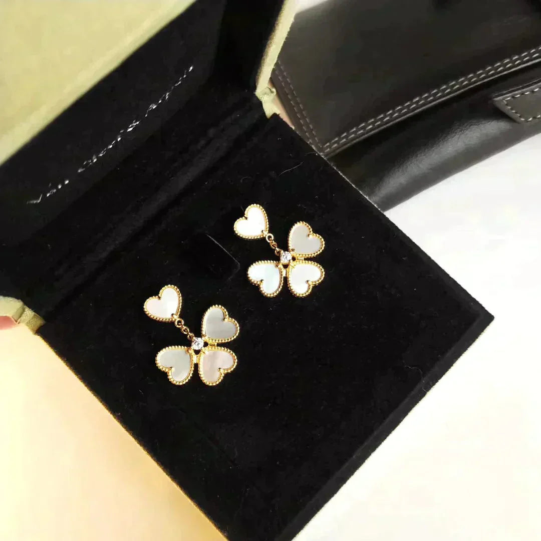 [Clover Jewelrys]CLOVER SWEET WHITE MOP EARRINGS