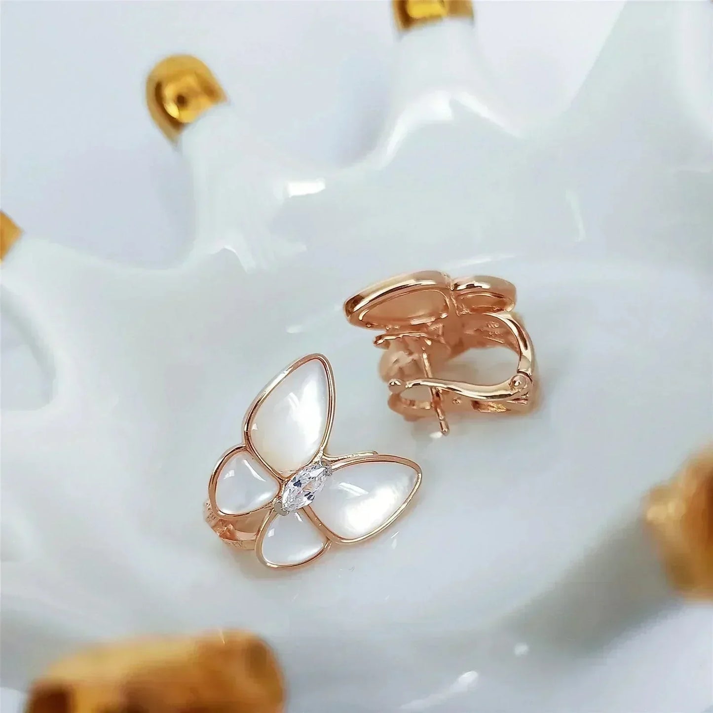 [Clover Jewelrys]BUTTERFLY MOP DIAMOND EARRINGS