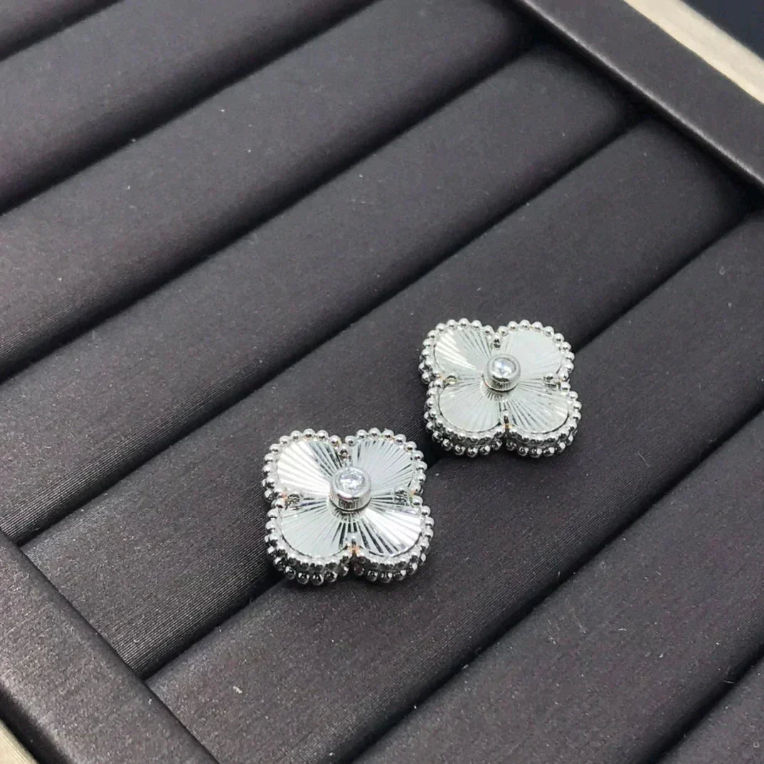 [Clover Jewelrys]CLOVER MINI 9.5MM LASER EARRINGS