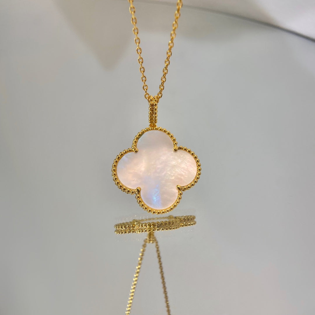 [Clover Jewelrys]CLOVER 25MM MOP LARGE PENDANT NECKLACE