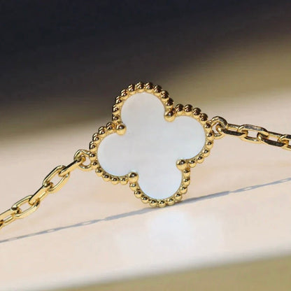 [Clover Jewelrys]CLOVER 20 MOTIFS WHITE MOP NECKLACE