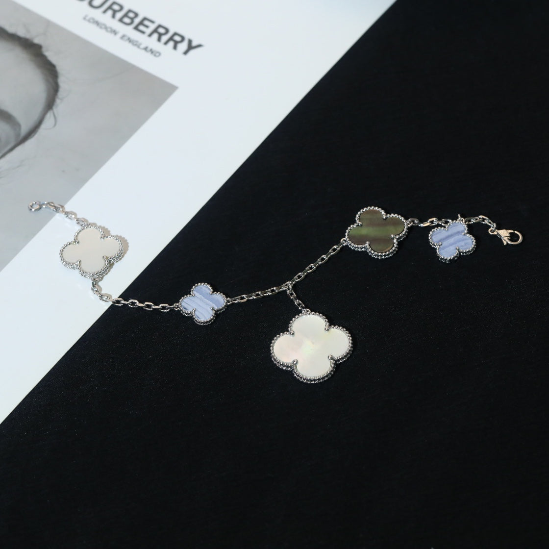 [Clover Jewelrys]CLOVER BRACELET 5 MOTIFS MOP CHALCEDONY SILVER