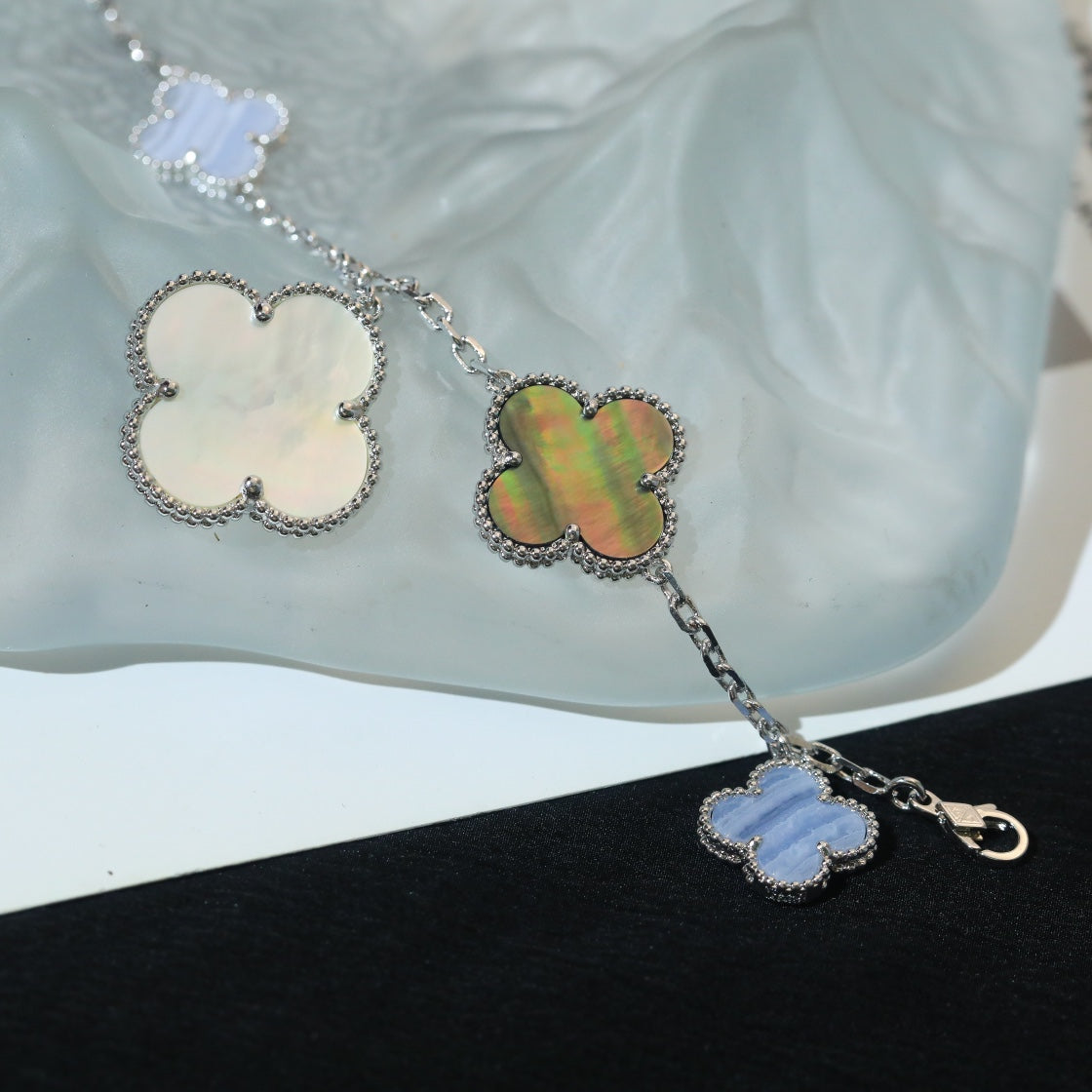 [Clover Jewelrys]CLOVER BRACELET 5 MOTIFS MOP CHALCEDONY SILVER