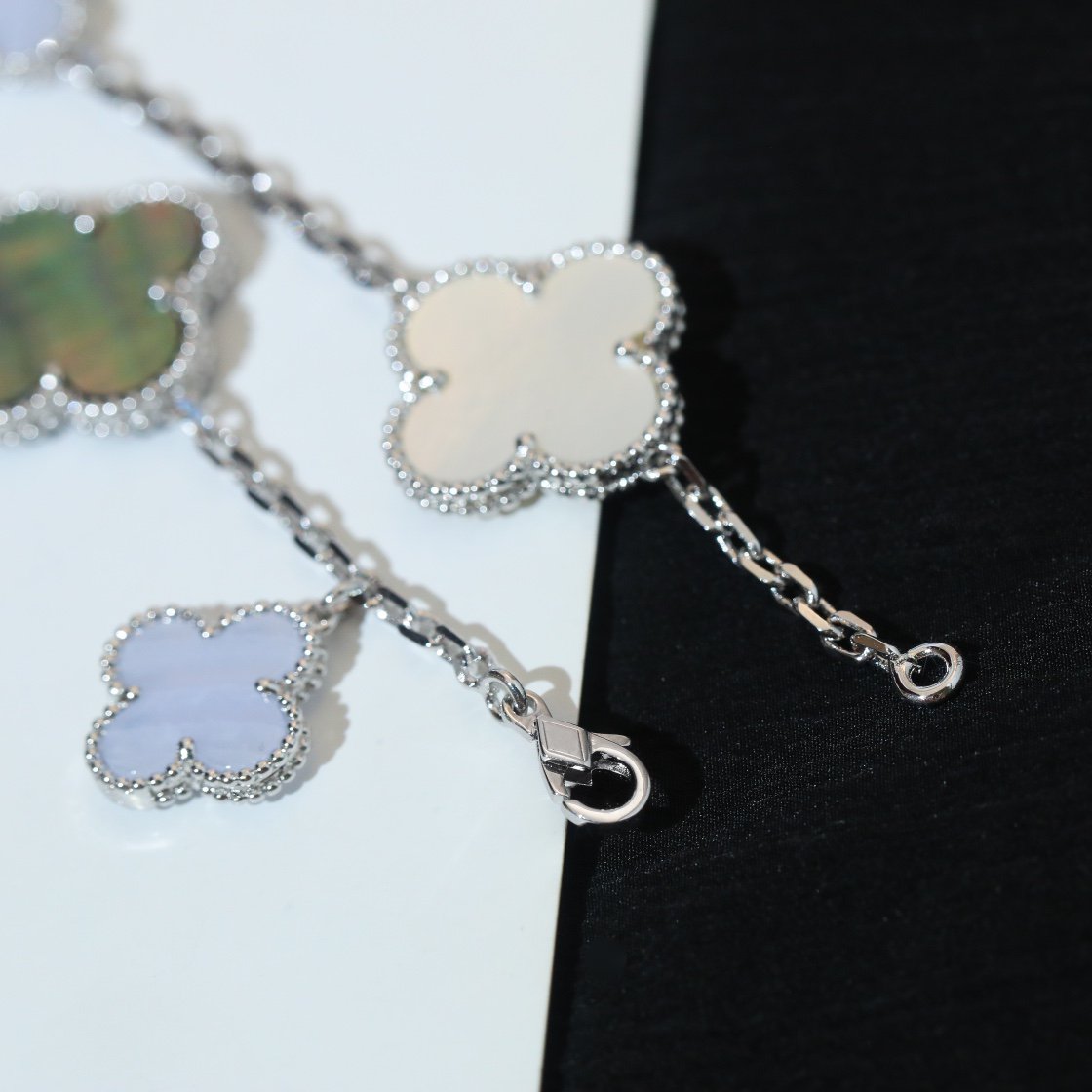 [Clover Jewelrys]CLOVER BRACELET 5 MOTIFS MOP CHALCEDONY SILVER