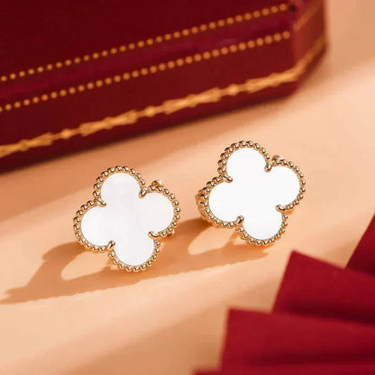 [Clover Jewelrys]CLOVER MEDIUM 1 MOTIFS  WHITE MOP STUD EARRINGS