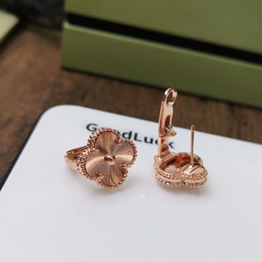 [Clover Jewelrys]CLOVER MEDIUM STUD EARRINGS