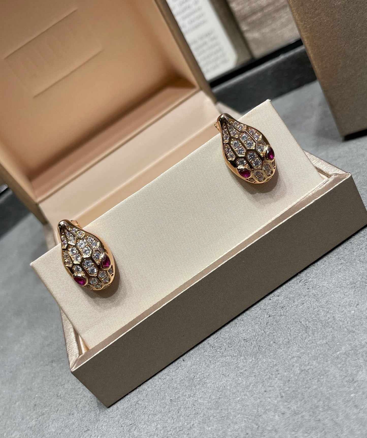 [Clover Jewelrys]SERPENT DIAMOND STUD EARRINGS