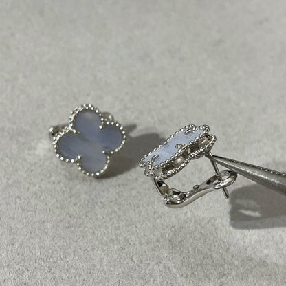 [Clover Jewelrys]CLOVER CHALCEDONY SILVER STUD EARRINGS