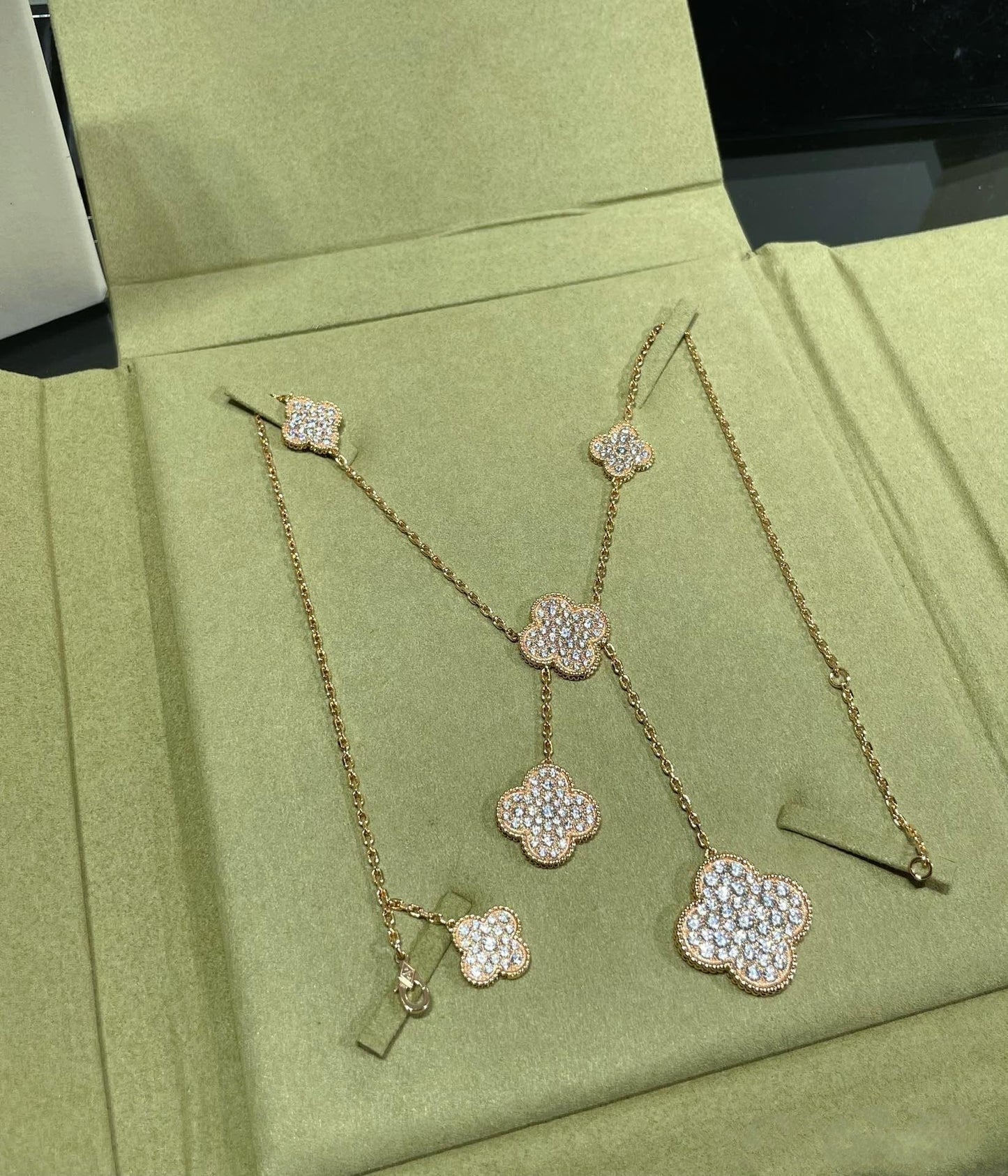 [Clover Jewelrys]CLOVER 6 MOTIF DIAMOND PAVED NECKLACE