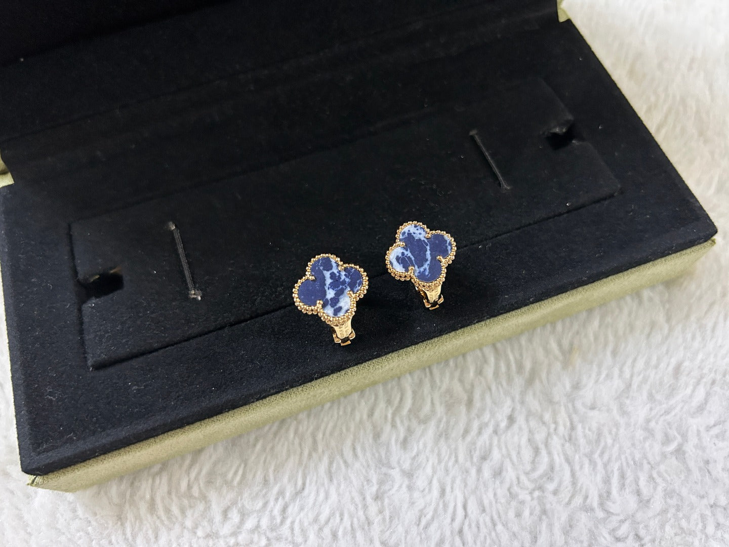 [Clover Jewelrys]CLOVER PIETERSITE MEDIUM STUD EARRINGS