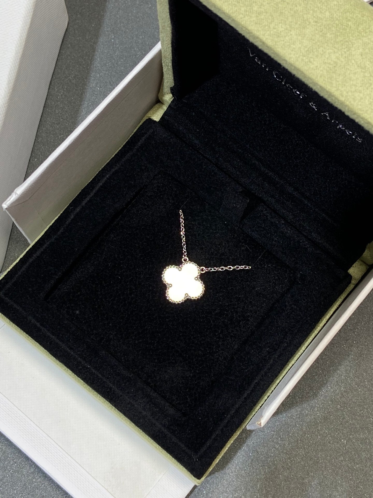 [Clover Jewelrys]CLOVER MEDIUM SILVER WHITE MOP NECKLACE