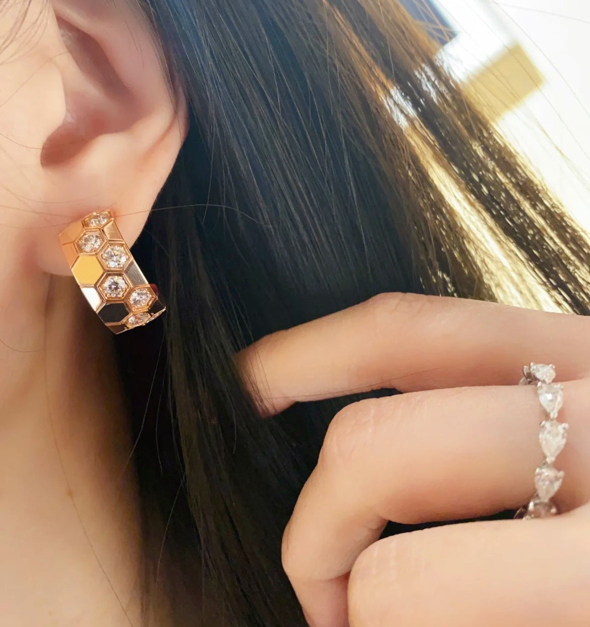 [Clover Jewelrys]BEE LOVE DIAMOND HOOP EARRINGS