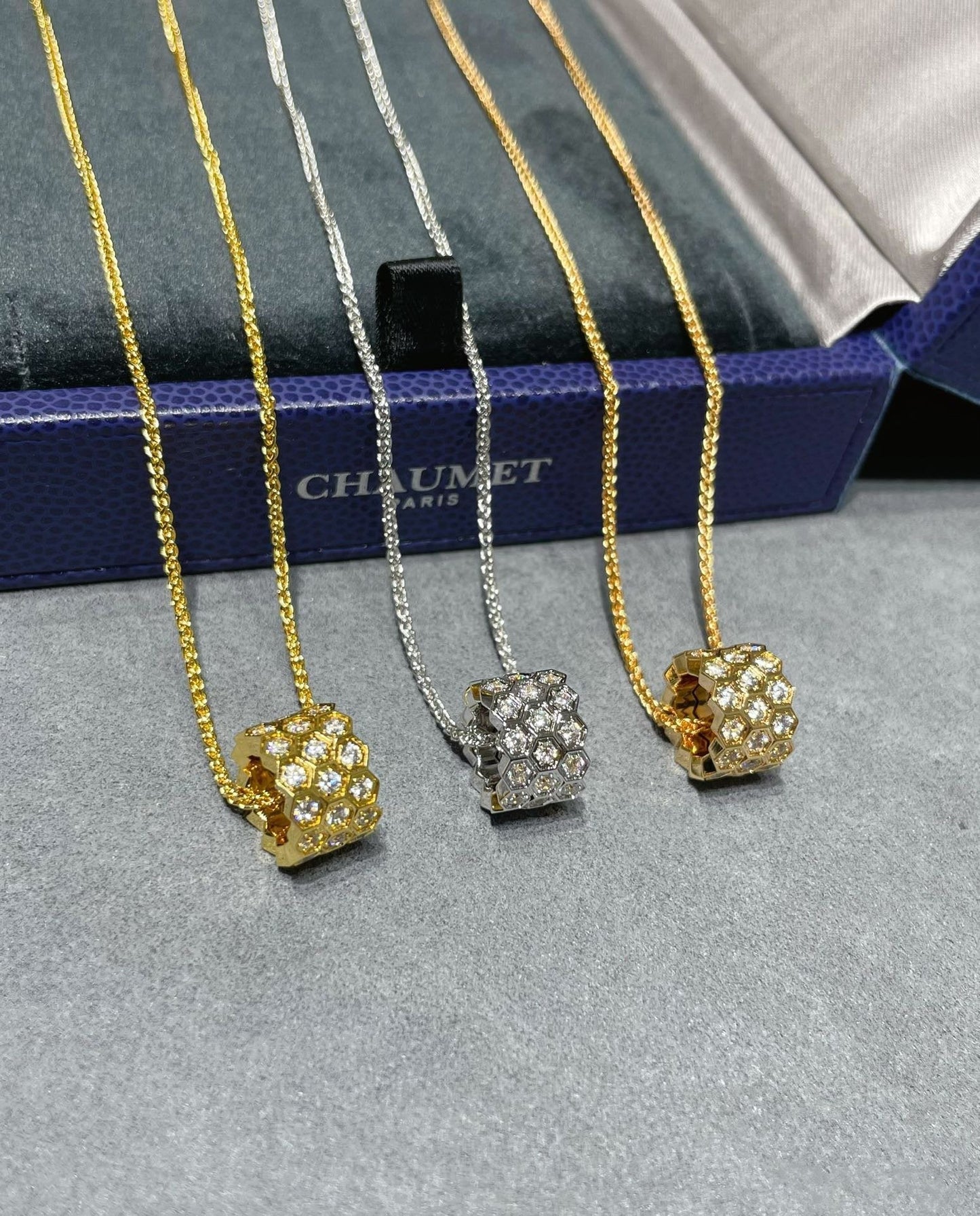 [Clover Jewelrys]BEE LOVE DIAMOND PAVED 3 ROW NECKLACE