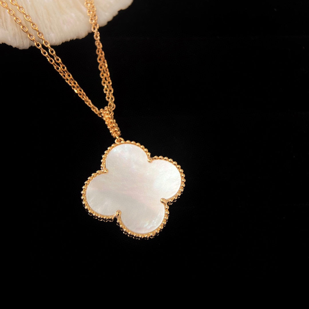 [Clover Jewelrys]CLOVER 25MM MOP LARGE PENDANT NECKLACE