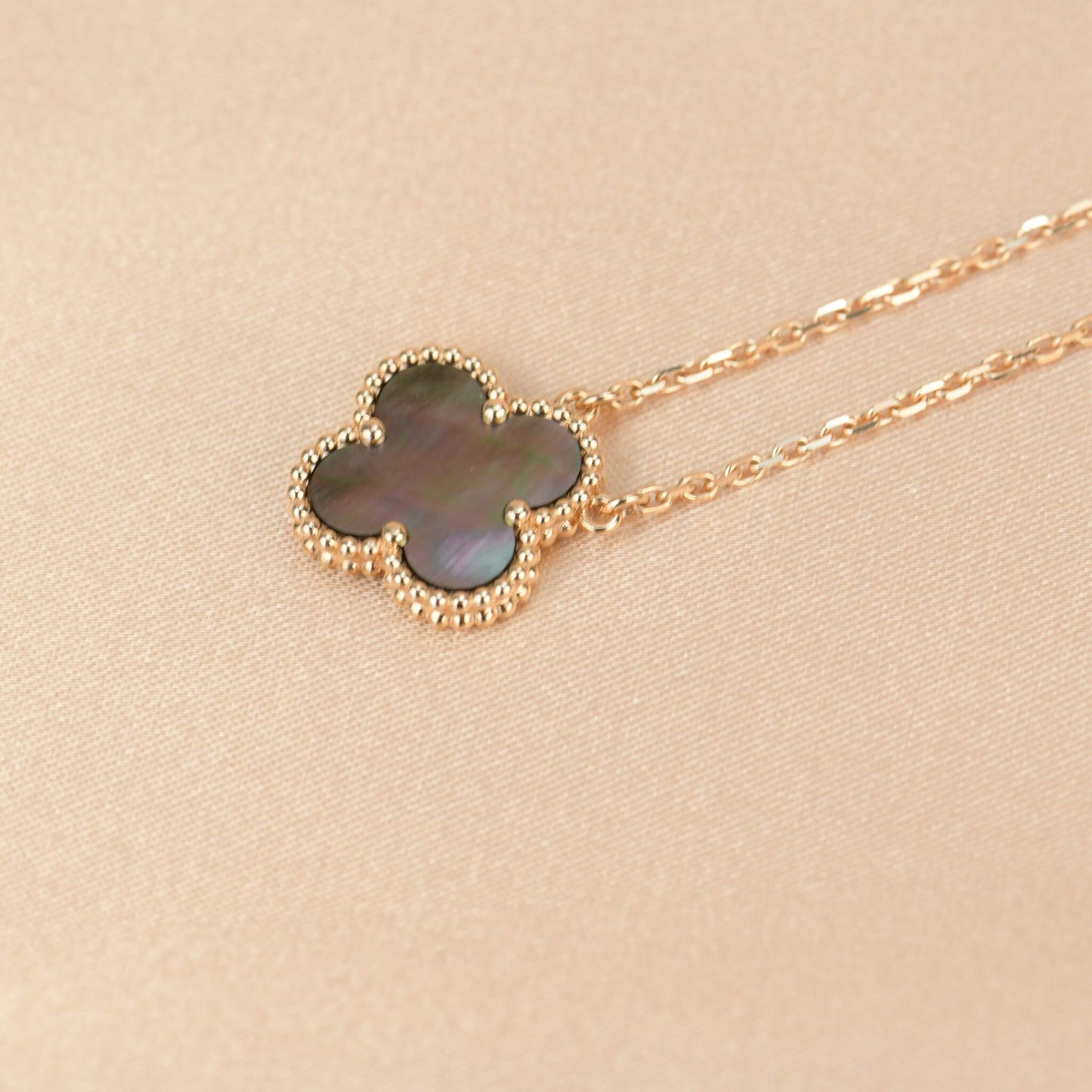 [Clover Jewelrys]CLOVER 15MM  GRAY MOTHER OF PEARL NECKLACE