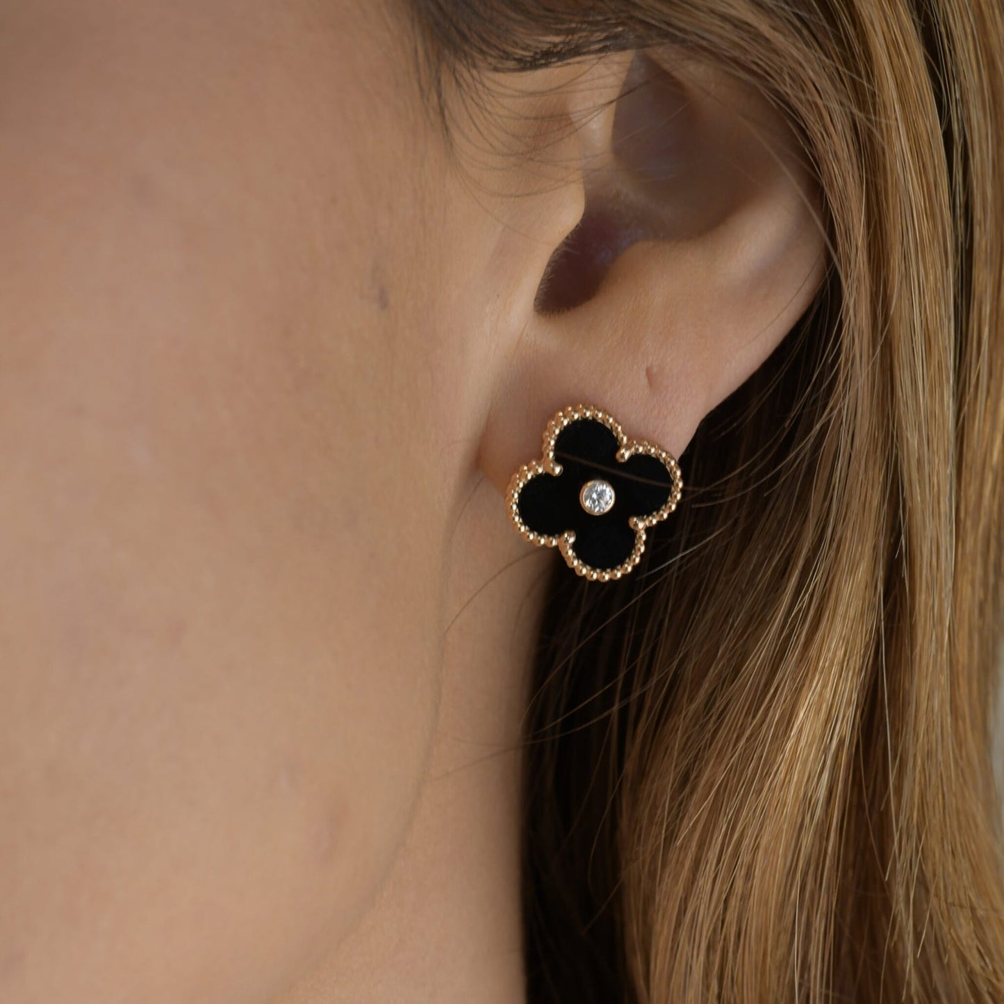 [Clover Jewelrys]CLOVER MEDIUM 1 MOTIFS ONYX DIAMOND EARRINGS