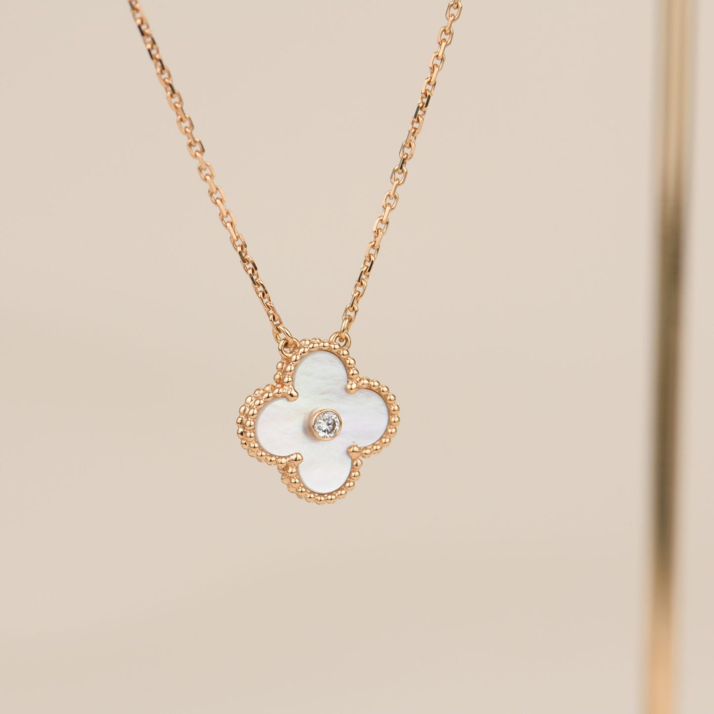 [Clover Jewelrys]CLOVER 15MM DIAMOND WHITE FRITILLARIA NECKLACE