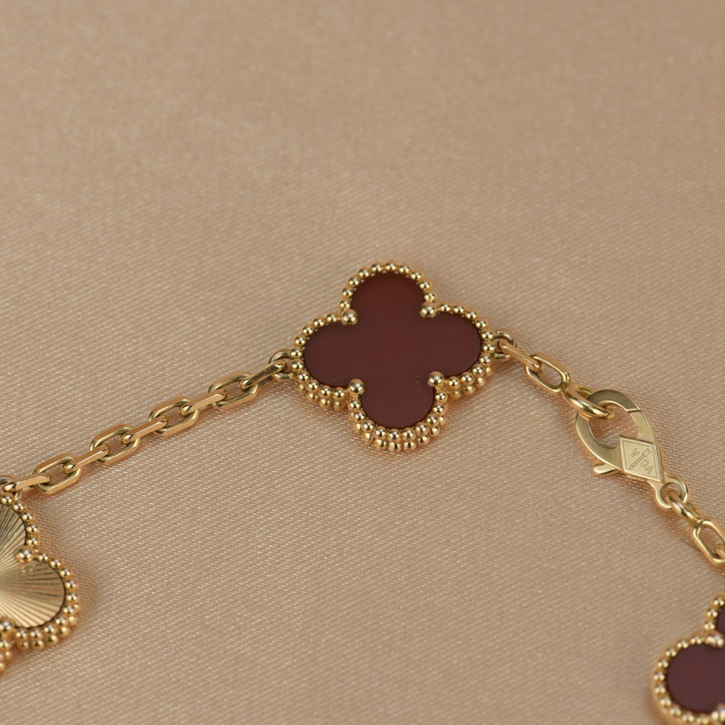 [Clover Jewelrys]CLOVER  5 MOTIFS CARNELIAN GOLD BRACELET