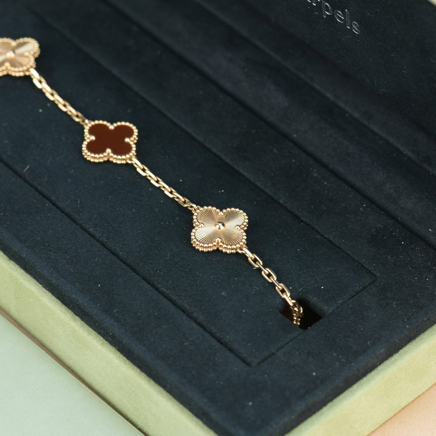 [Clover Jewelrys]CLOVER  5 MOTIFS CARNELIAN GOLD BRACELET