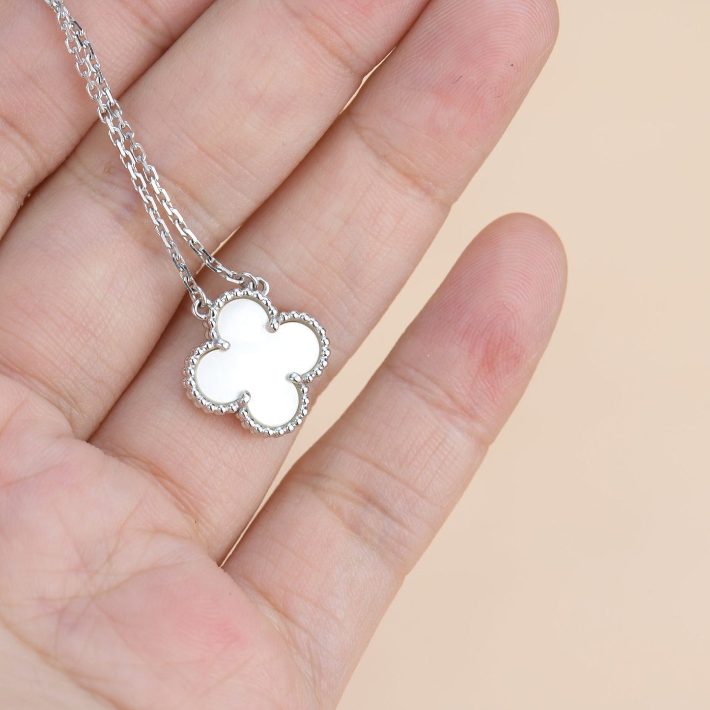 [Clover Jewelrys]CLOVER  15MM WHITE MOTHER-OF-PEARL SILVER