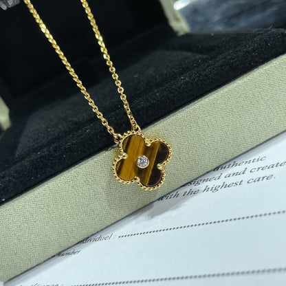 [Clover Jewelrys]CLOVER 15MM DIAMOND AND YELLOW TIGER'S EYE AGATE necklace