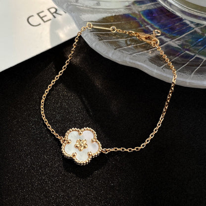 [Clover Jewelrys]LUCKY WHITE MOP PLUM BLOSSOM  BRACELET